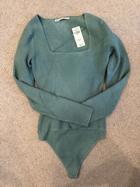 Abercrombie & Fitch Ribbed V-Neck Long Sleeve Bodysuit - Sage Green